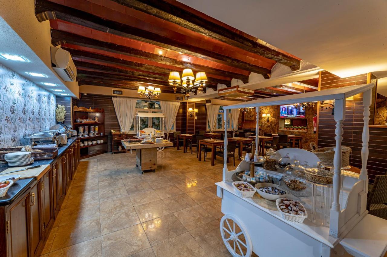 Nastasi Hotel & Spa Лерида Екстериор снимка