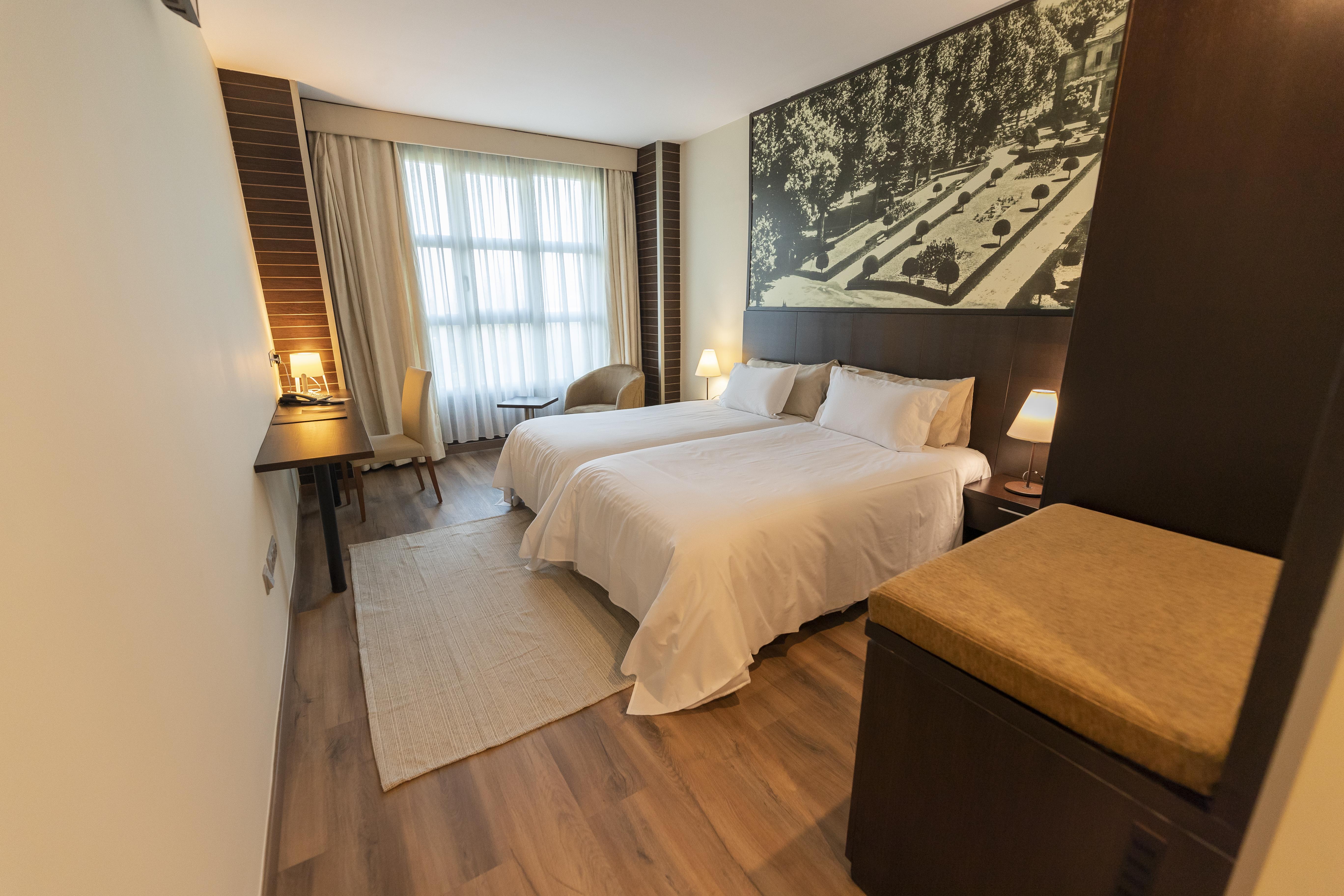 Nastasi Hotel & Spa Лерида Екстериор снимка