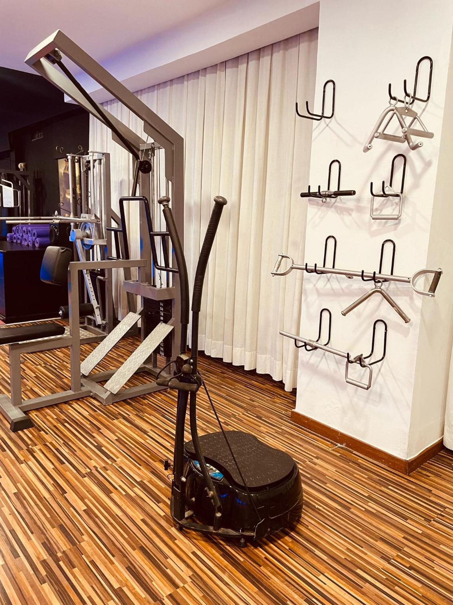 Nastasi Hotel & Spa Лерида Екстериор снимка